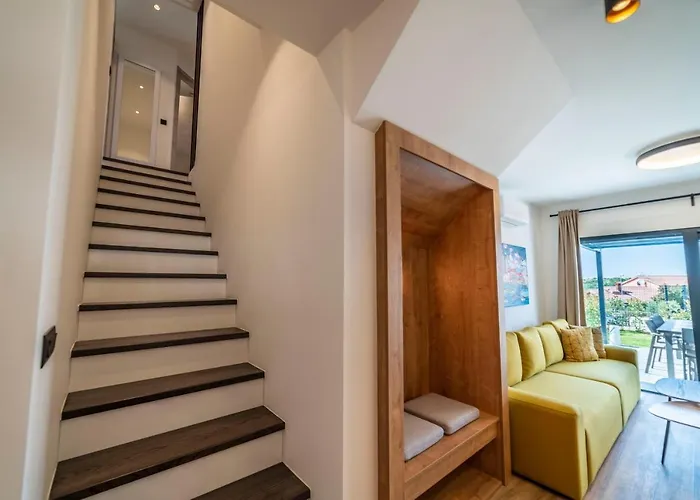 Pinna - Tonna 아파트 풀라