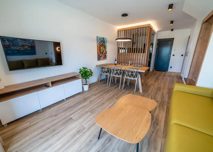 Pinna - Tonna 아파트 풀라